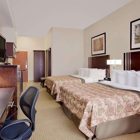 Ramada By Wyndham Lac La Biche Extérieur photo