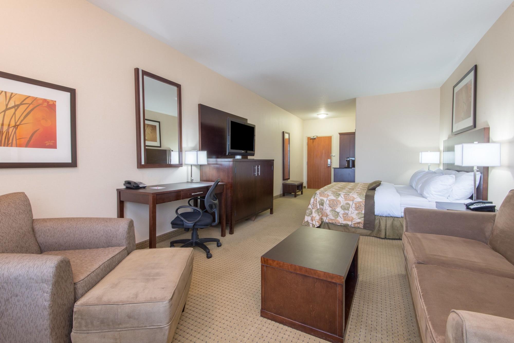 Ramada By Wyndham Lac La Biche Extérieur photo
