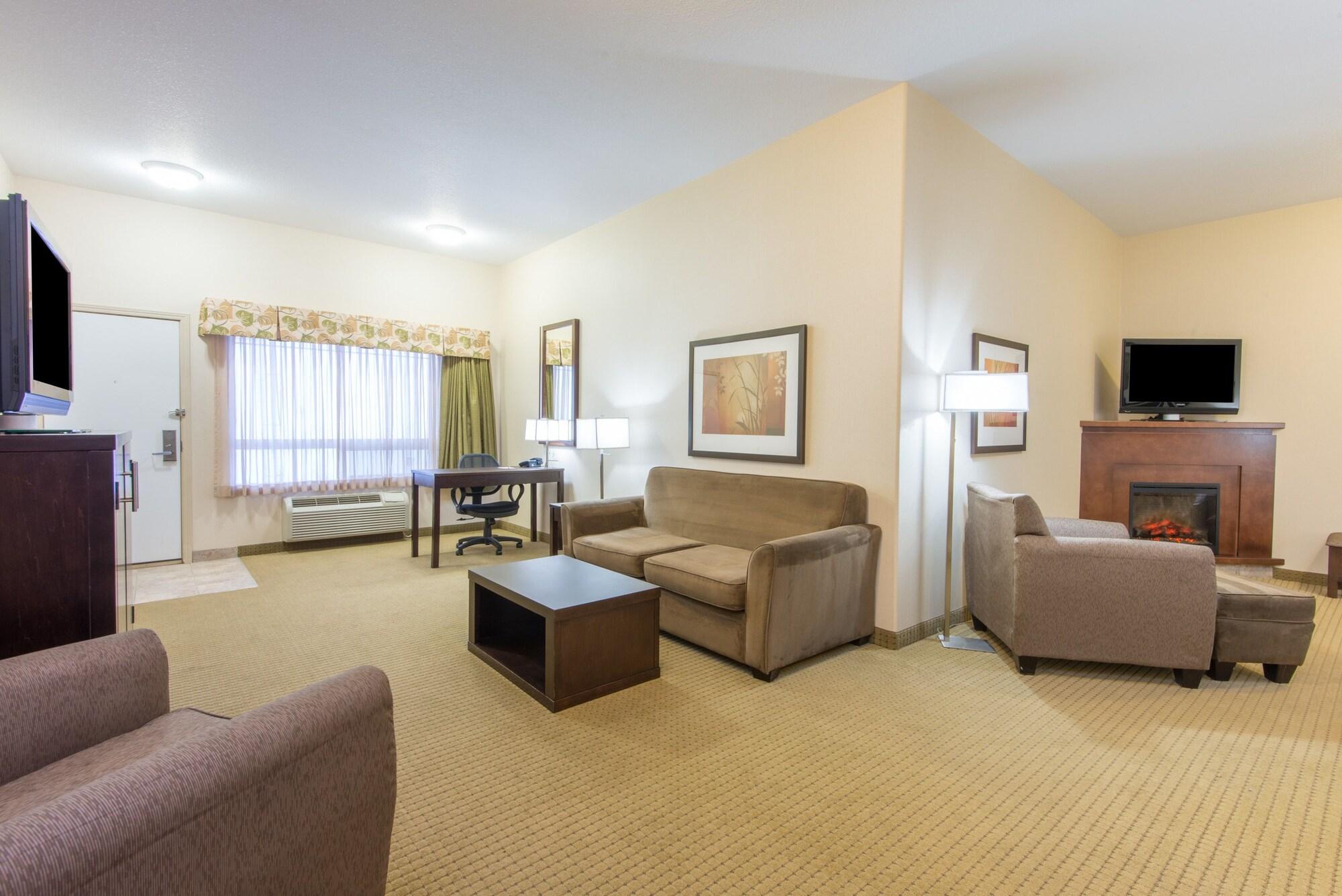 Ramada By Wyndham Lac La Biche Extérieur photo
