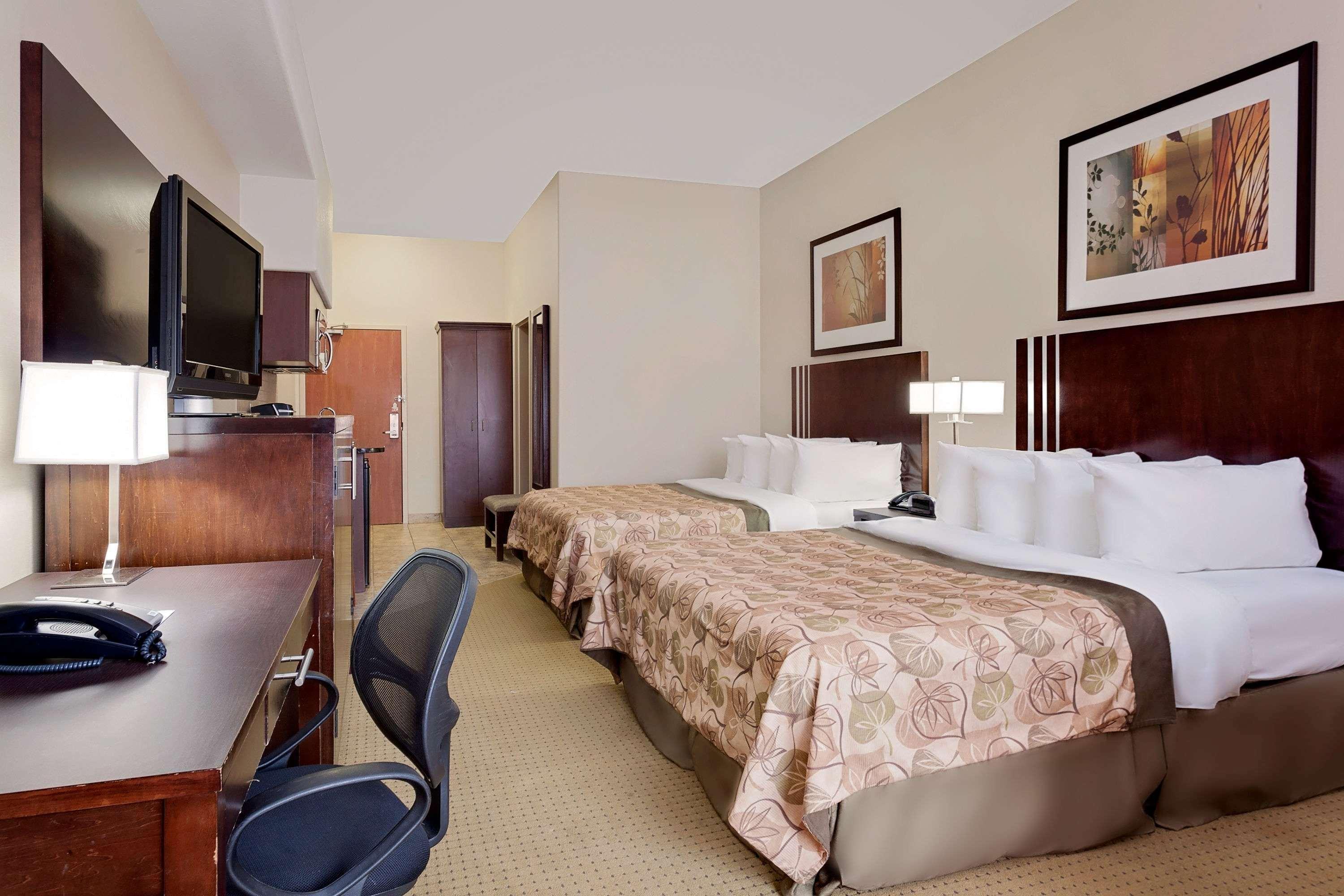 Ramada By Wyndham Lac La Biche Extérieur photo