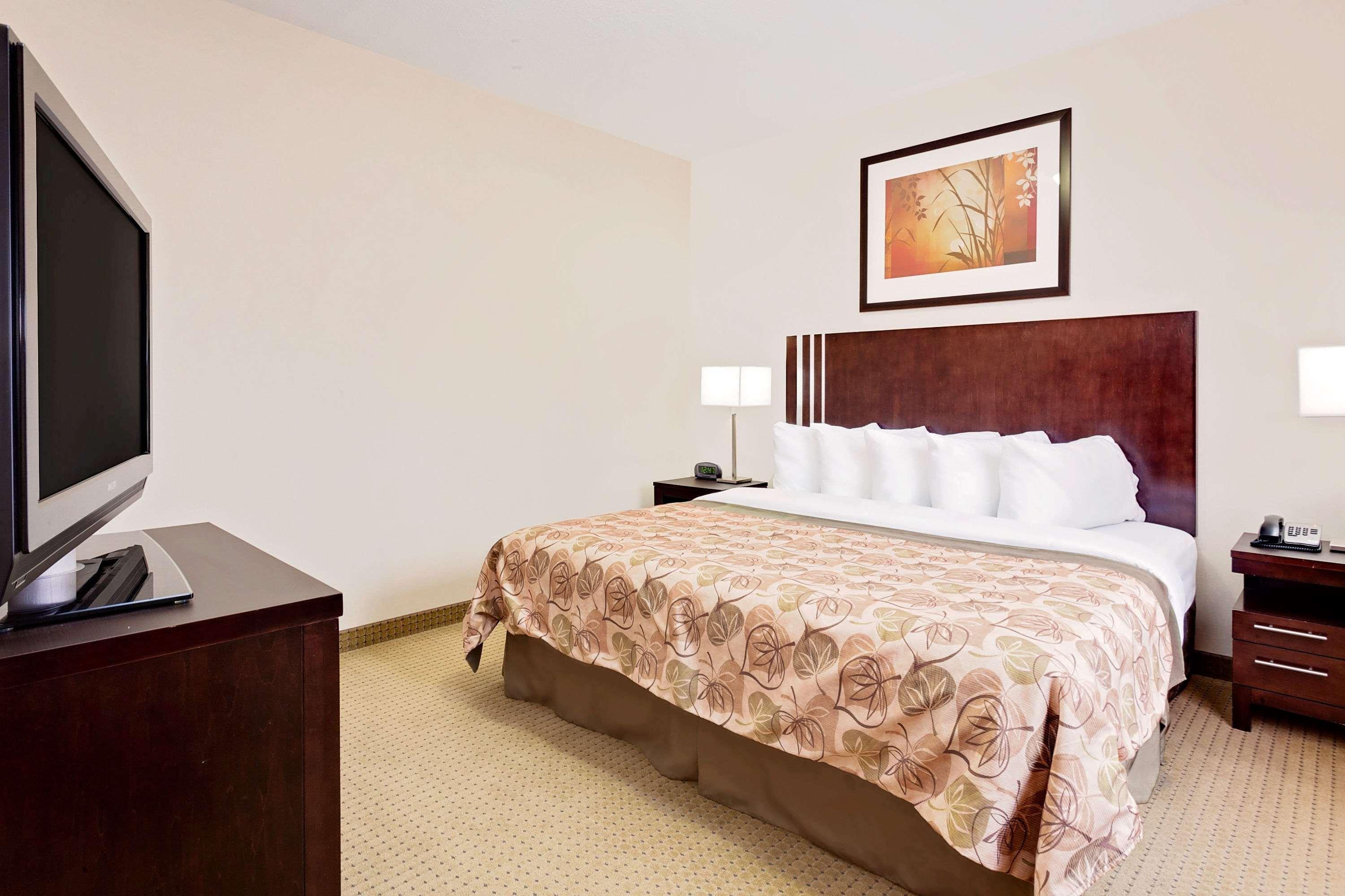 Ramada By Wyndham Lac La Biche Extérieur photo