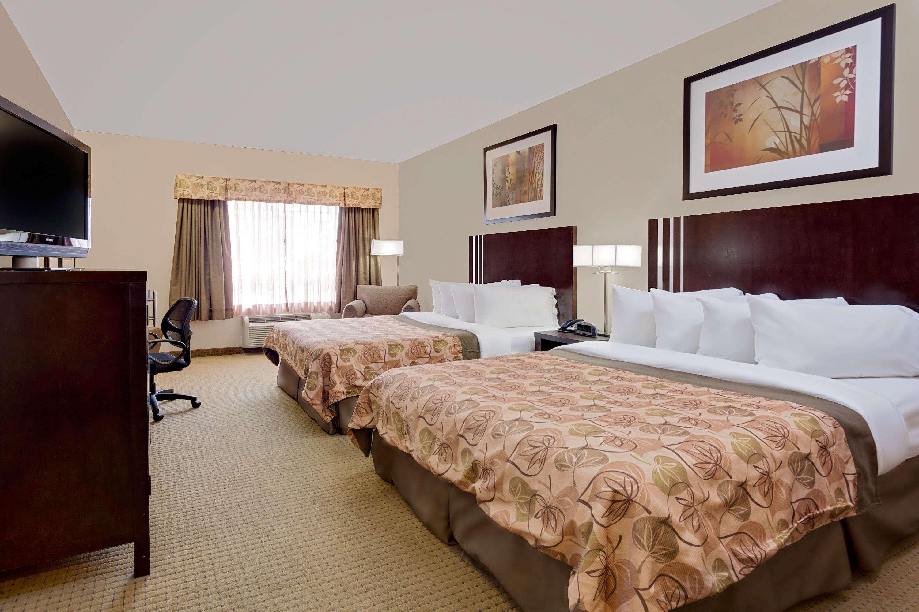 Ramada By Wyndham Lac La Biche Extérieur photo