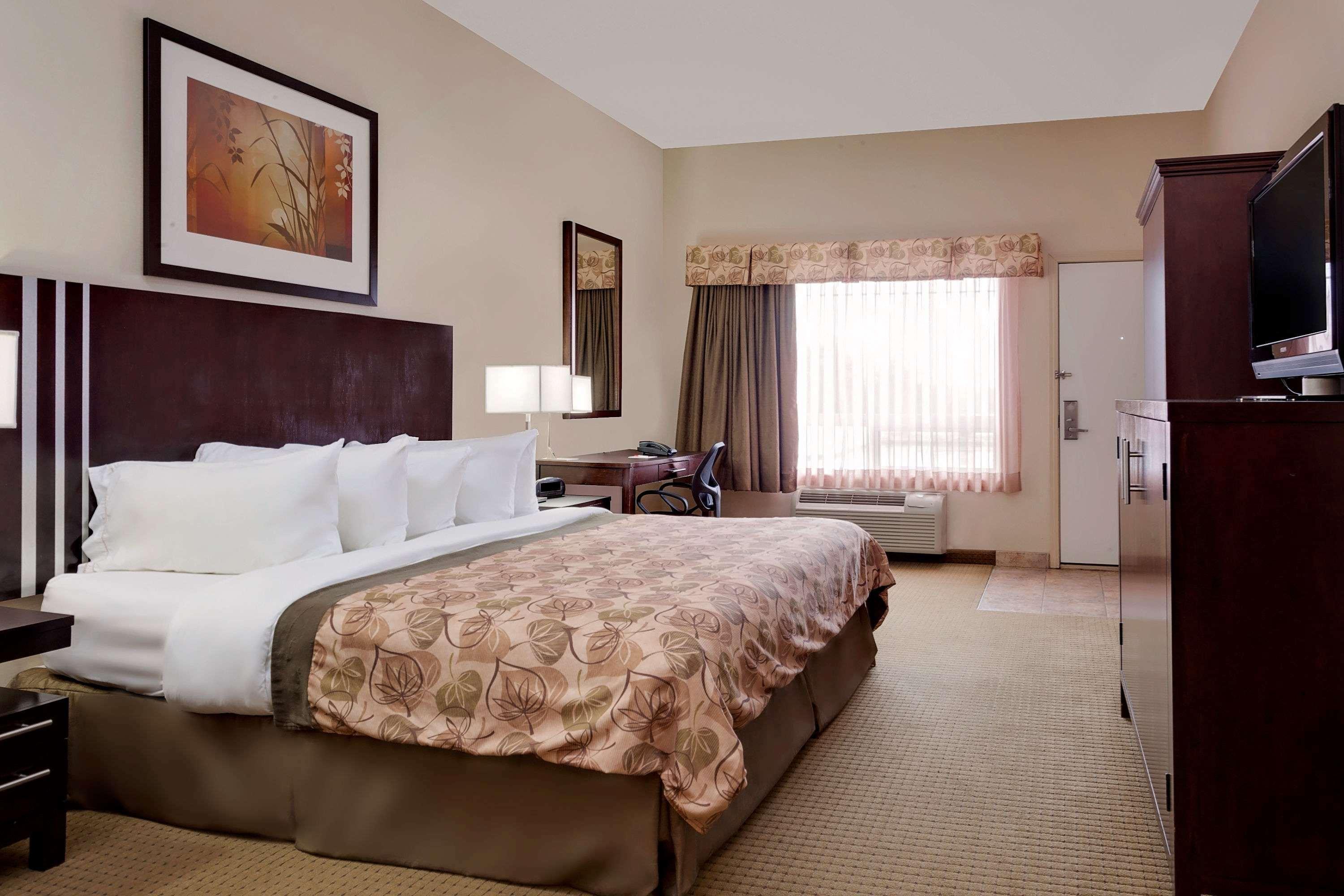 Ramada By Wyndham Lac La Biche Extérieur photo