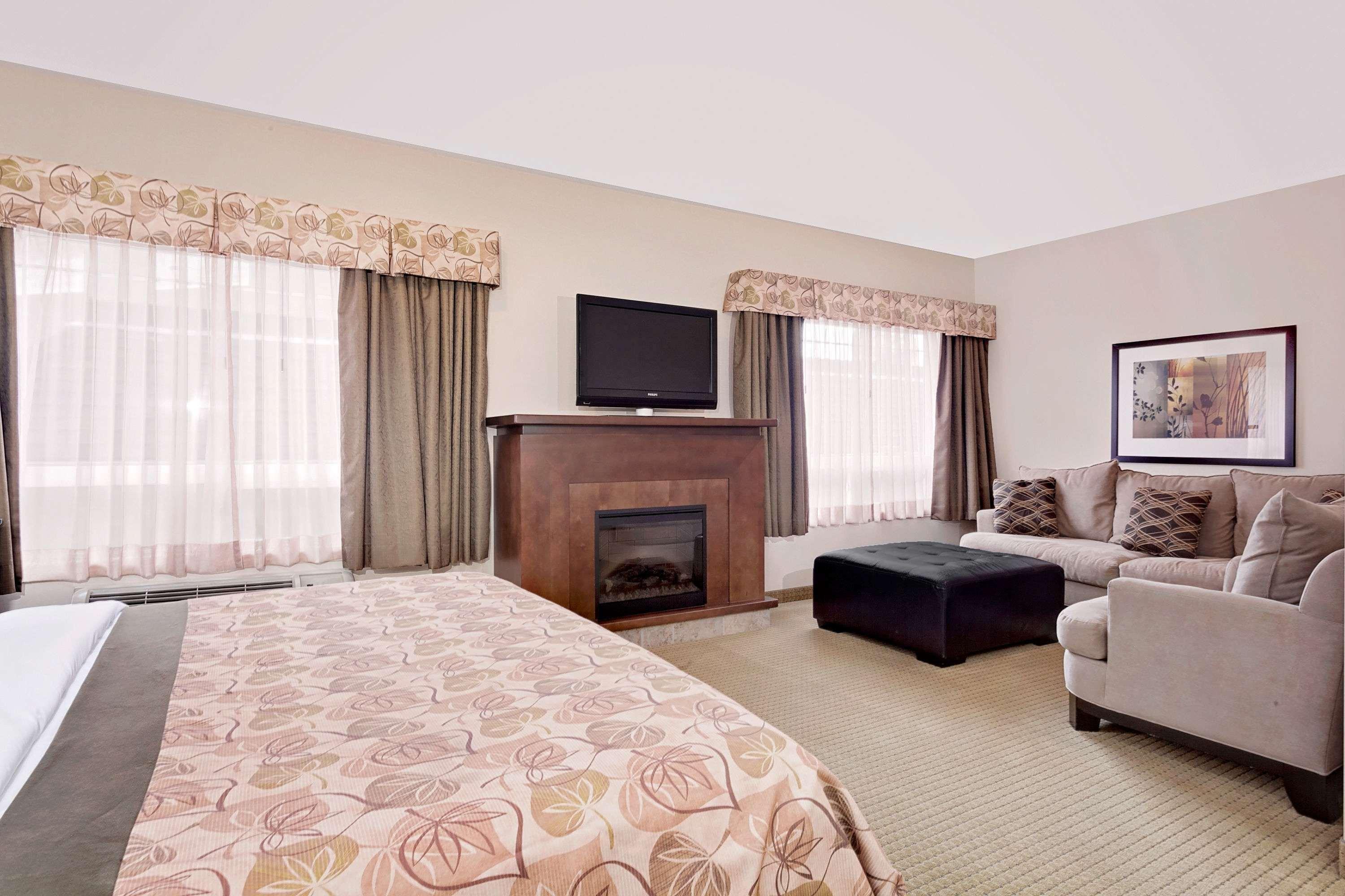 Ramada By Wyndham Lac La Biche Extérieur photo
