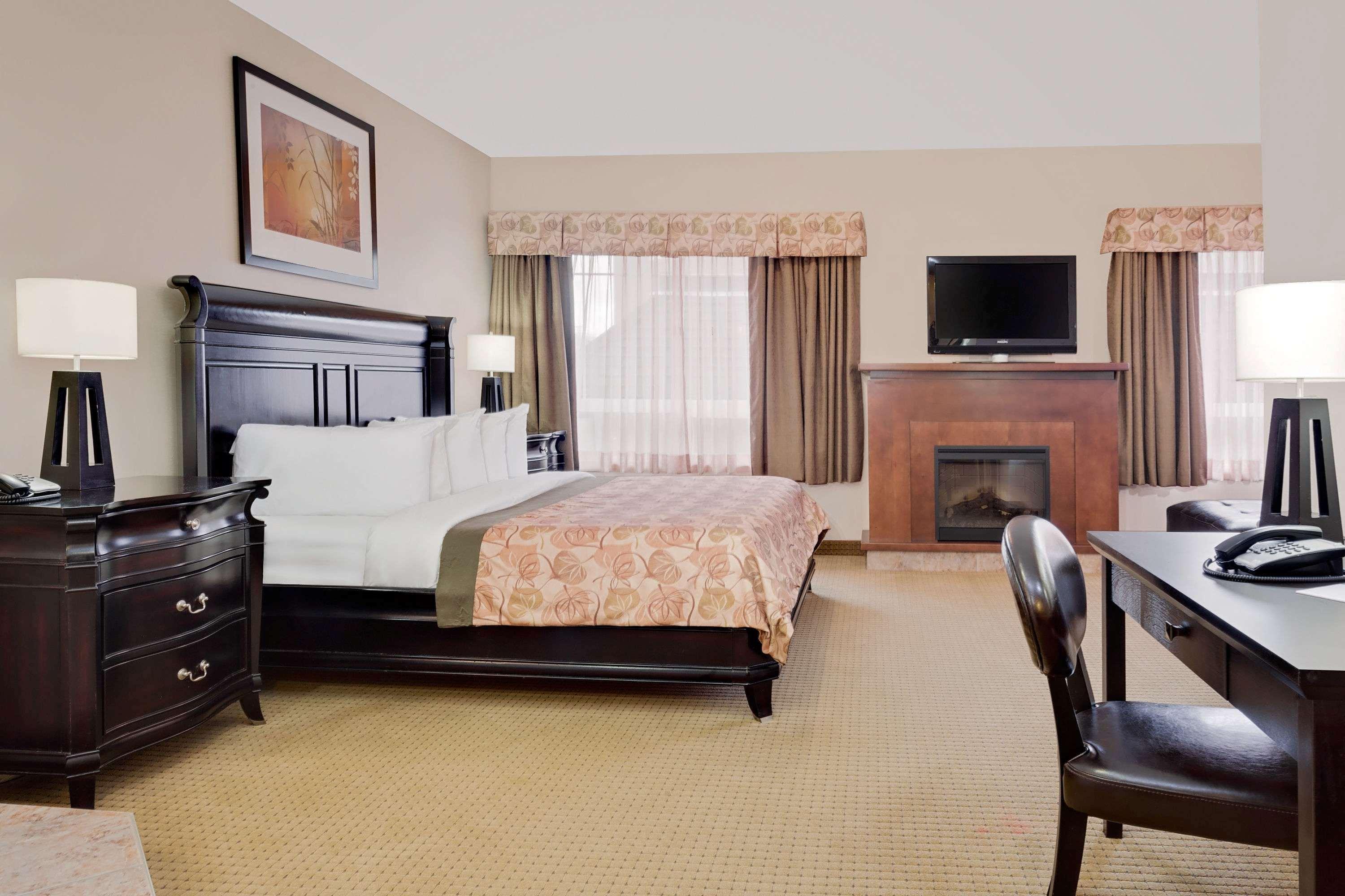 Ramada By Wyndham Lac La Biche Extérieur photo