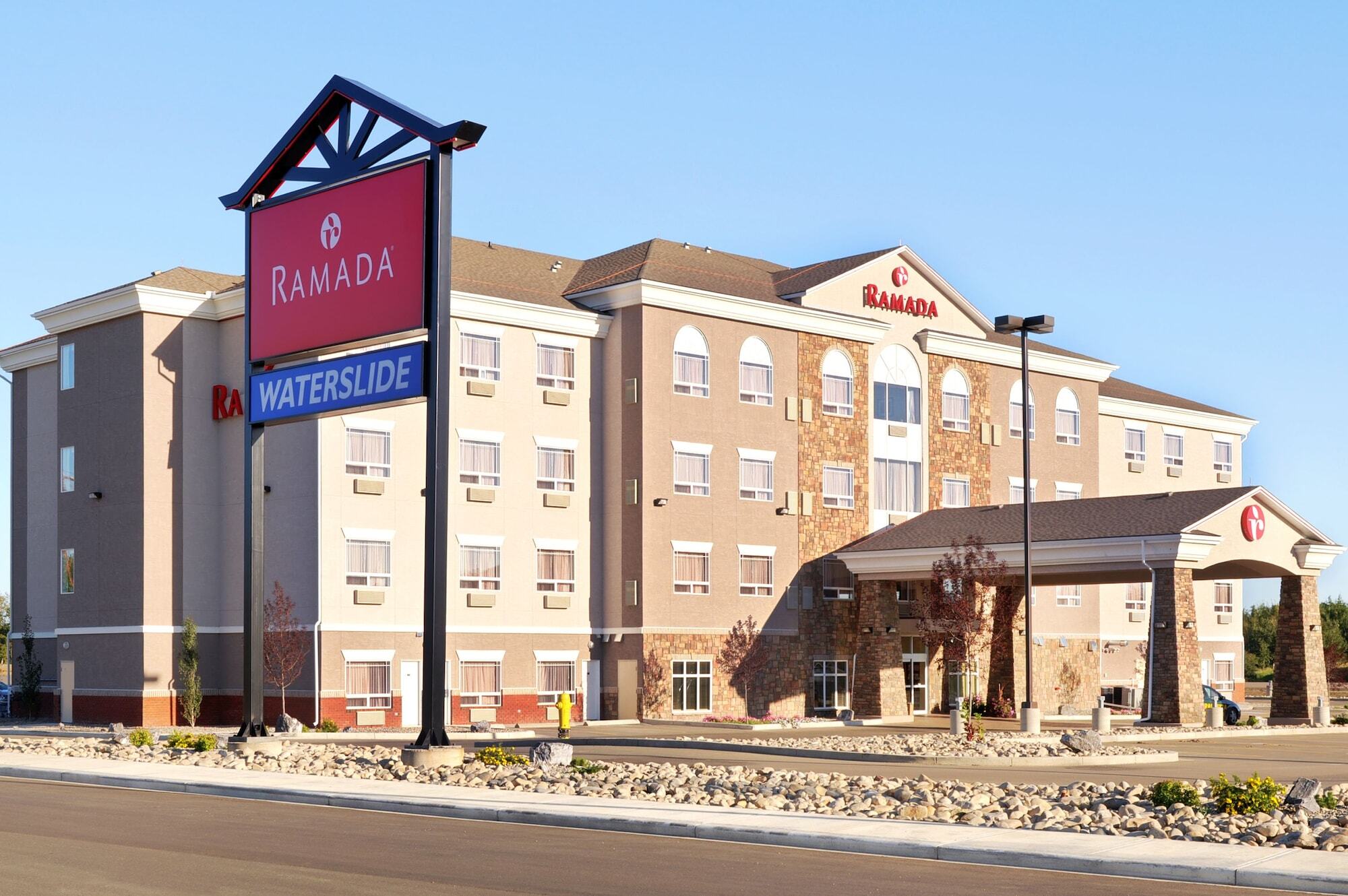 Ramada By Wyndham Lac La Biche Extérieur photo