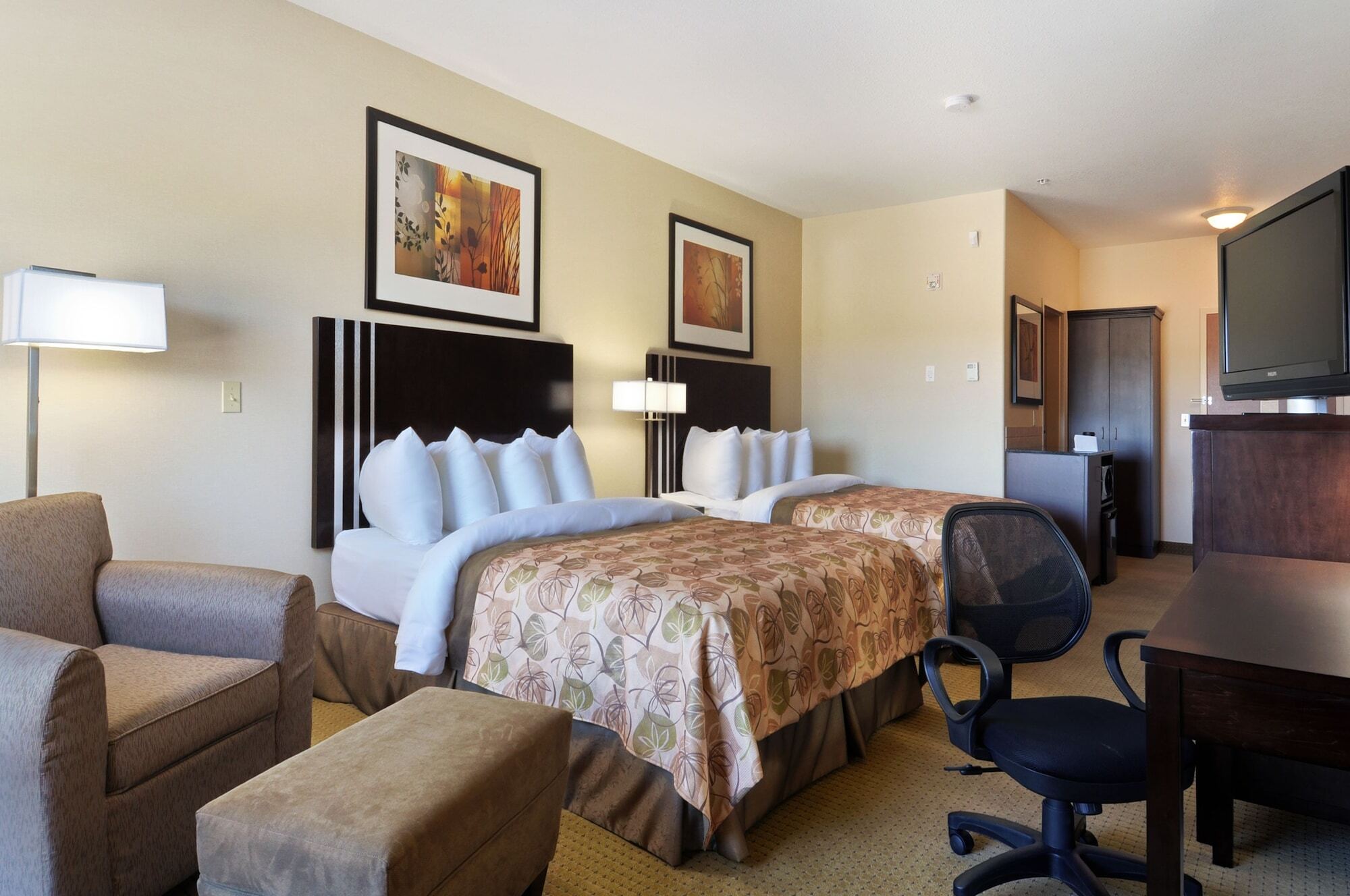 Ramada By Wyndham Lac La Biche Extérieur photo